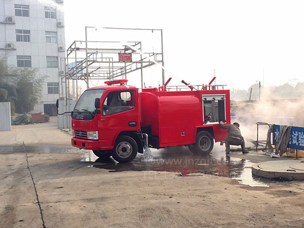 东风小型消防车 微信图片_20171229092407.jpg